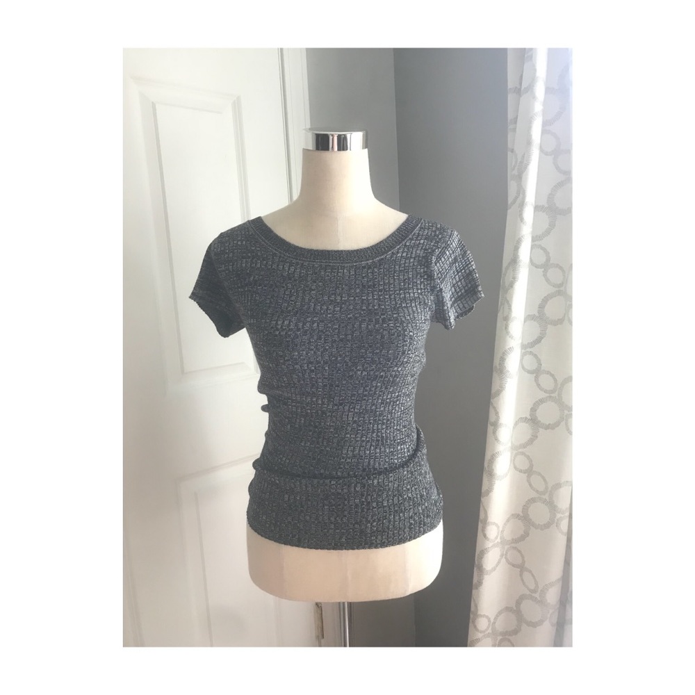 Heather gray stretchy shorts sleeve shirt